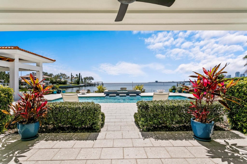 Snell Isle homes for sale